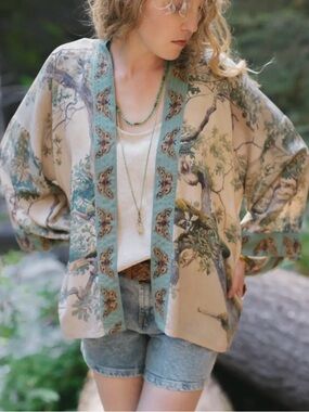 Market of Stars Boho Tree Print Lightweight Kimono Jacket in Sage & Cream